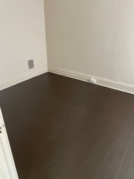 Building Photo - 334 Robbins Ave