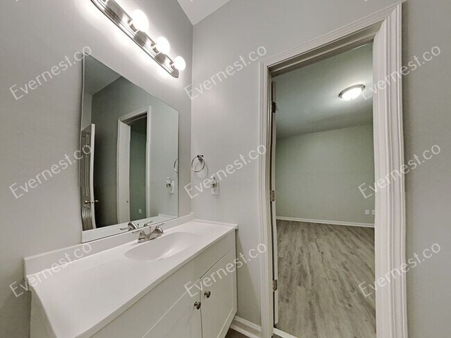 Building Photo - 1003 Sims Ave NW