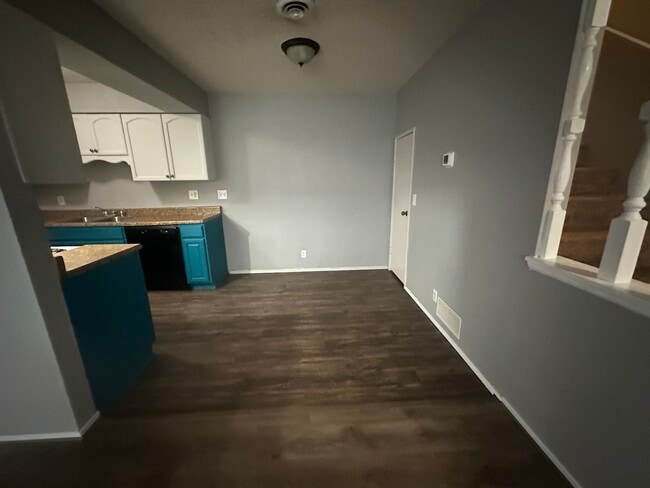 Building Photo - Water, Sewer, Garbage paid