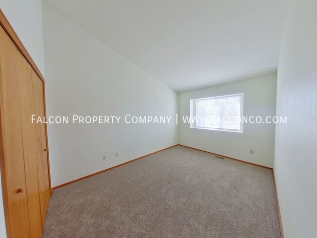 Building Photo - 2526 Elite Terrace