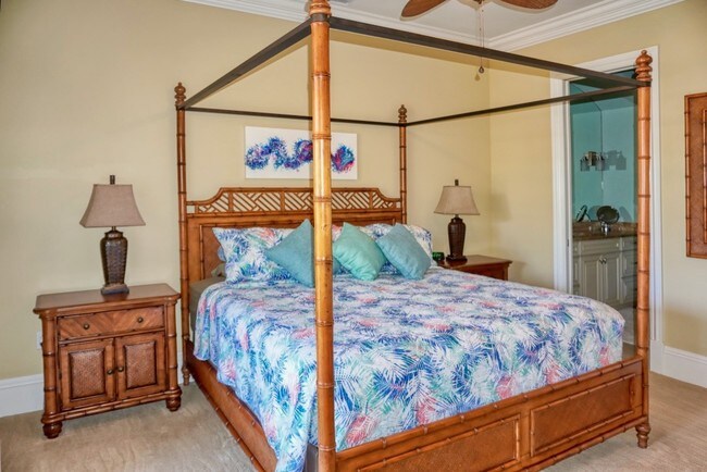 Building Photo - 1363 Oceanview Dr