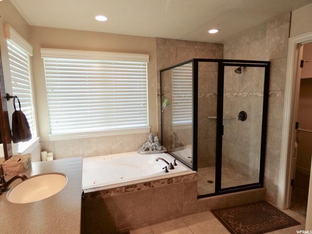 Building Photo - 3080 N CREST DR