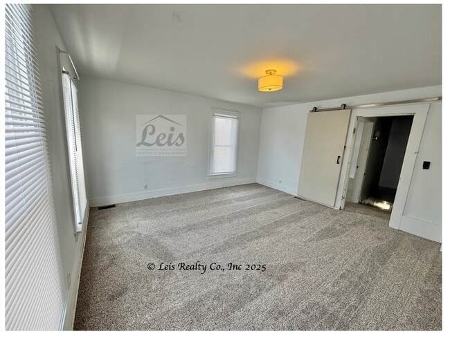 Building Photo - 705 S Wayne St