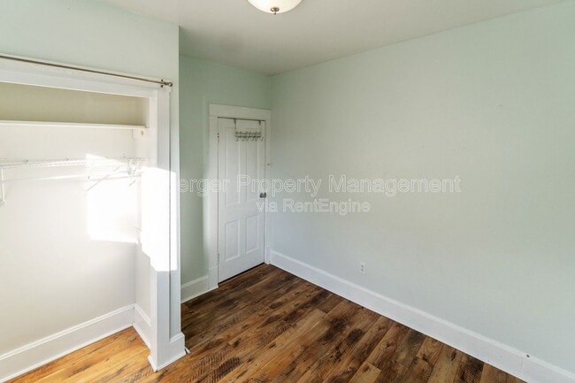 Building Photo - 707 E Providence Ave