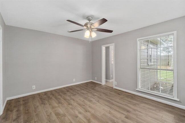 Building Photo - 1110 Woods Dr