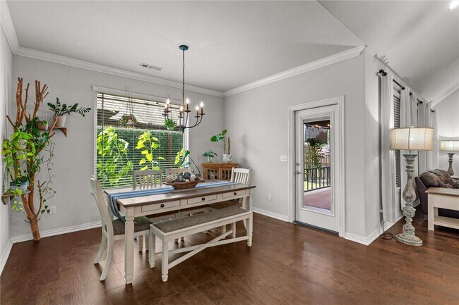 Building Photo - 5819 W Cane Hill Dr