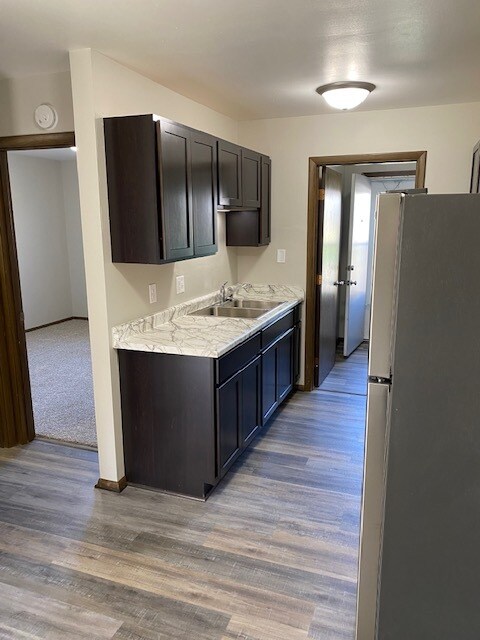Kitchen - 1642 Sunfield St