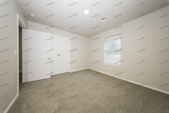 Building Photo - 20335 Palmer Rd