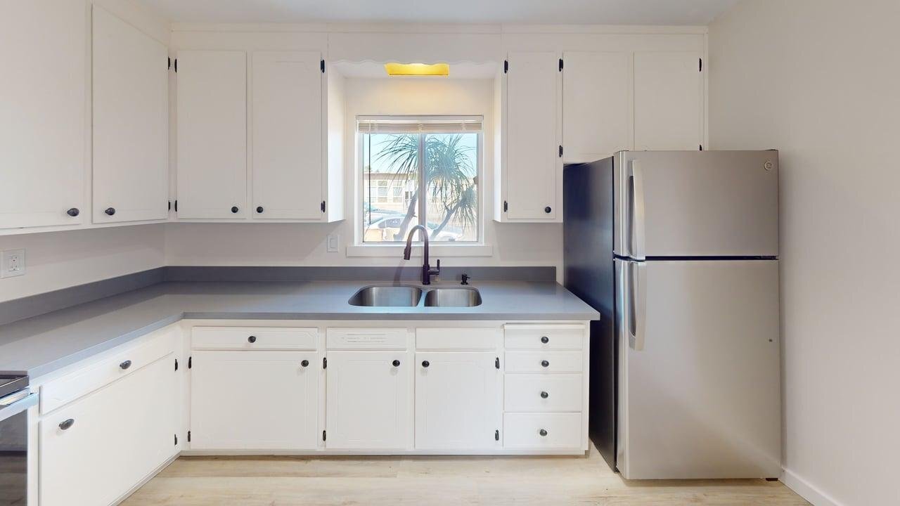 Building Photo - 1529 St Charles St