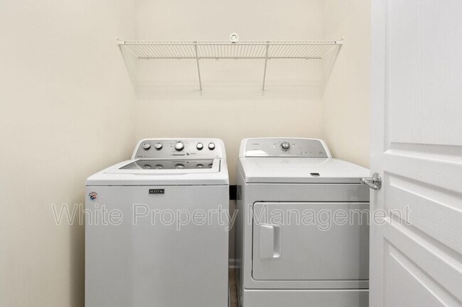 Building Photo - 15648 Canmore St