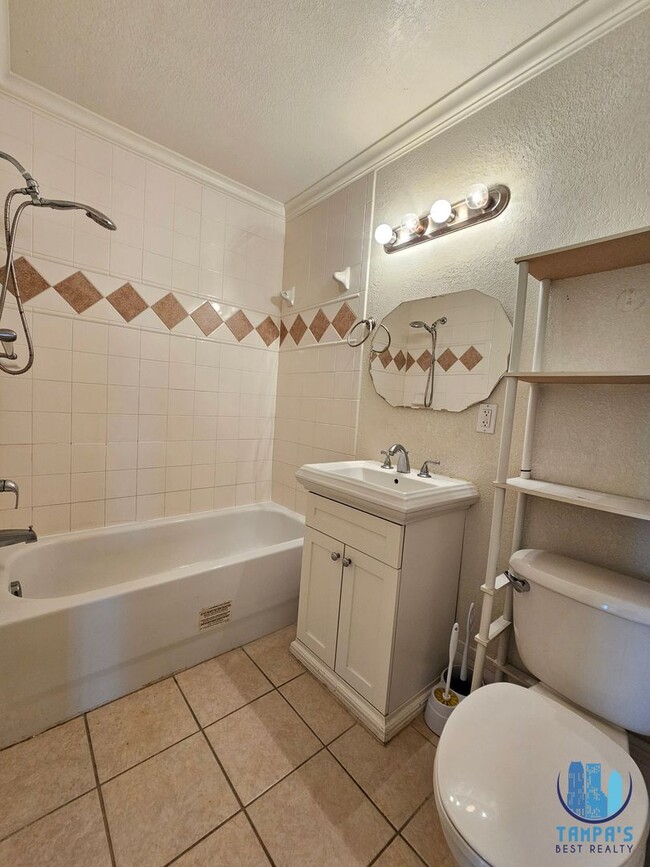 Building Photo - EVERGREEN#119