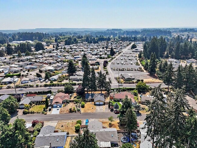 Building Photo - 9123 Wendy Dr SE