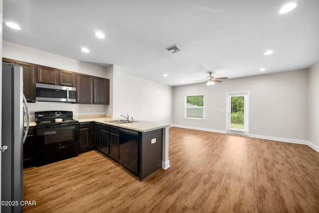 Building Photo - 5980 Callaway Cir