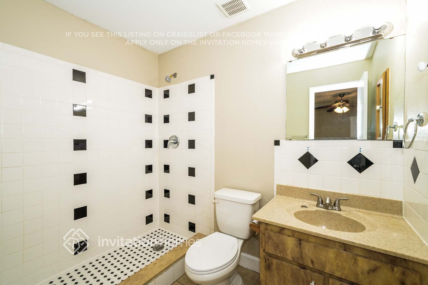 Building Photo - 2925 E 148th Ave