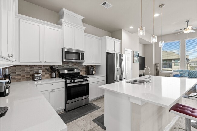 Building Photo - 9443 Starlight Oak Dr