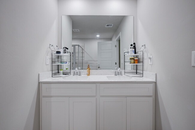 Building Photo - 14705 Travertine Fls Ln