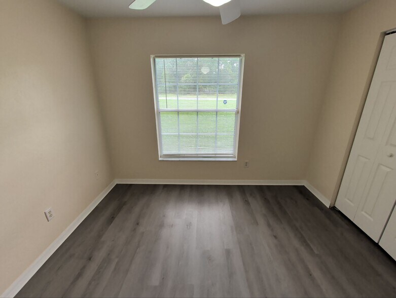 Building Photo - 8885 N Gilovu Dr