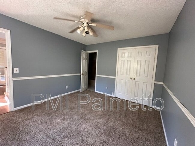 Building Photo - 105 Larkspur Ct