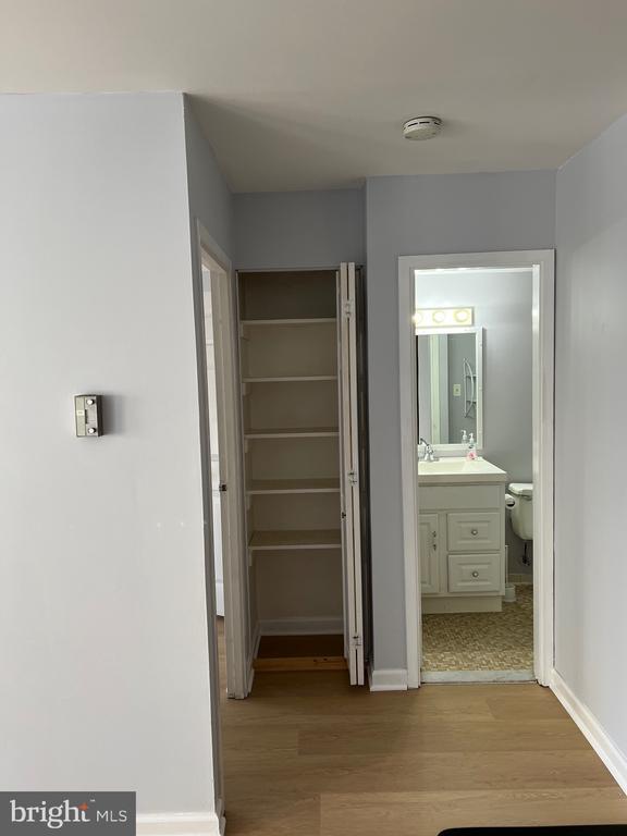 Building Photo - 6001 Arlington Blvd