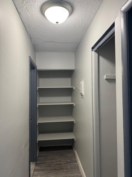 Building Photo - 18331 W Chicago