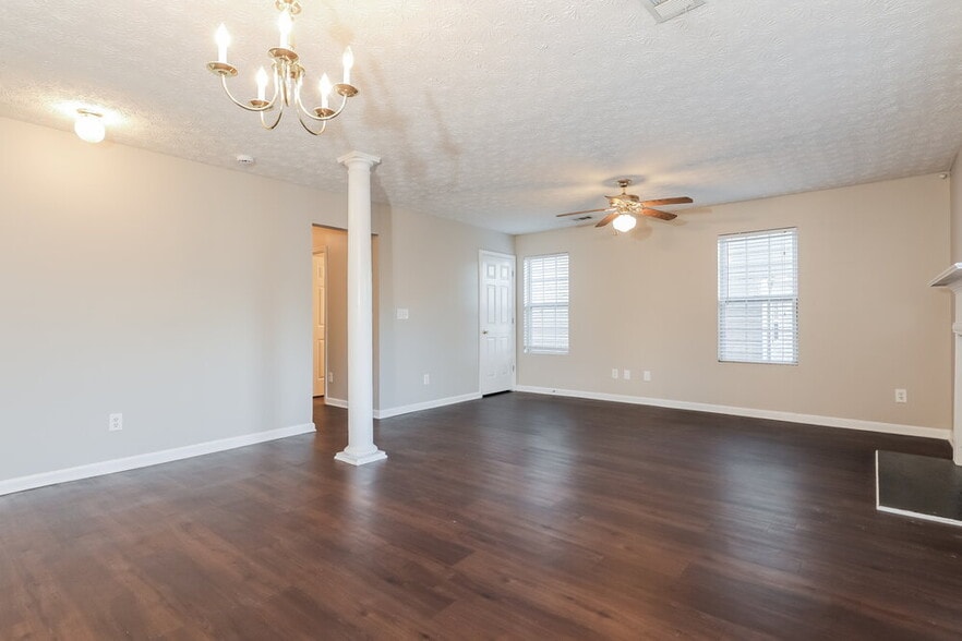 Building Photo - 5055 Tussahaw Crossing