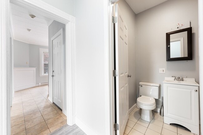 Building Photo - 12 Foster St