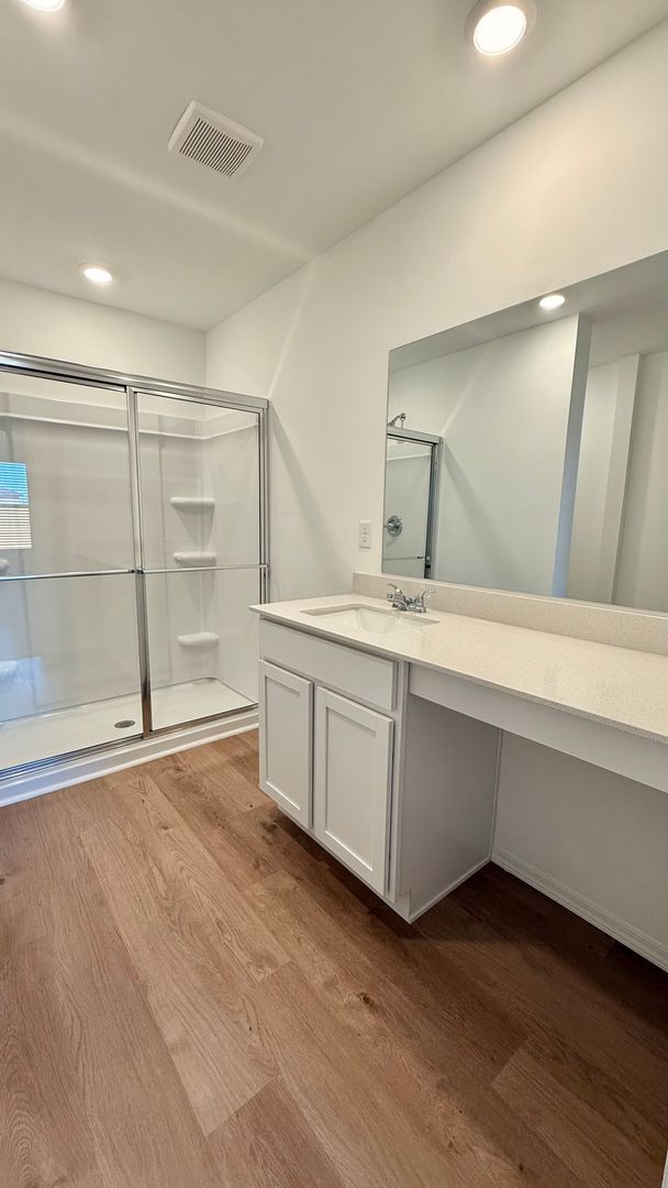 Building Photo - Brand New!! Cute 3 bed, 2 bath in Tuscany Lakes