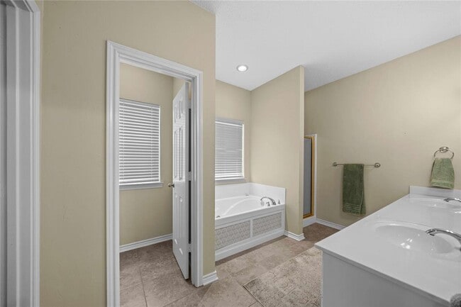 Building Photo - 16630 Thibodaux Dr