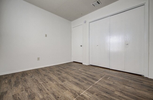 Building Photo - 8118 West Gate Blvd