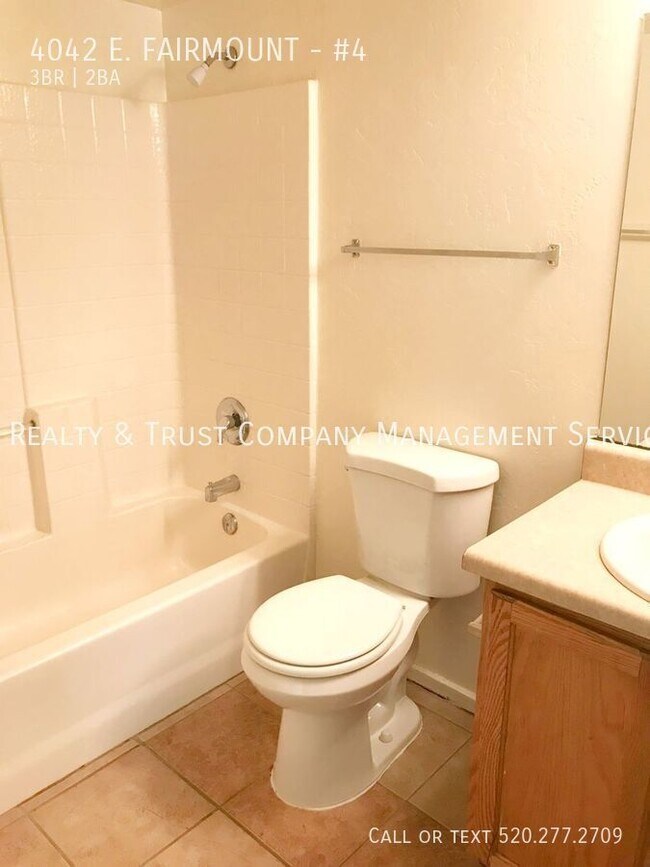 Building Photo - 4042 E. FAIRMOUNT-#4