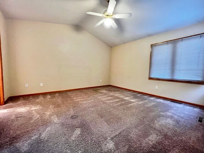 Building Photo - Charming 2-Bedroom Townhome in SW Fort Collins