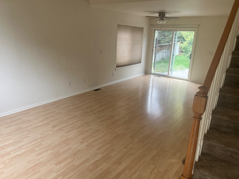 Building Photo - 1545 Spring Water Pl