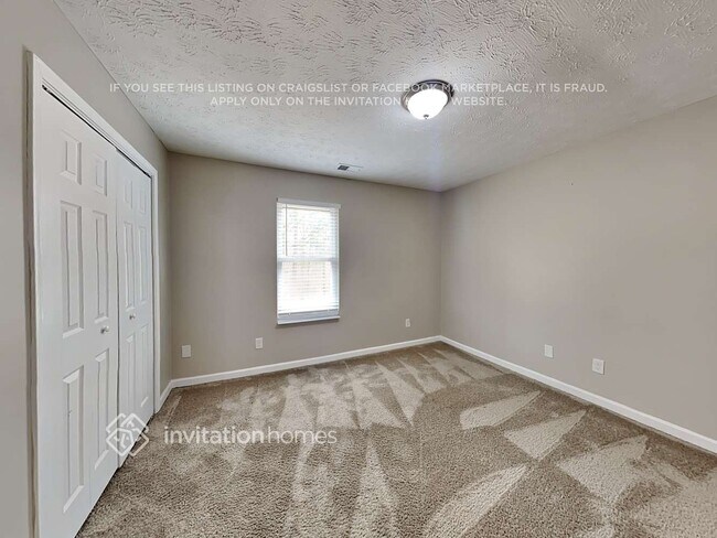 Building Photo - 495 Mountainview Dr