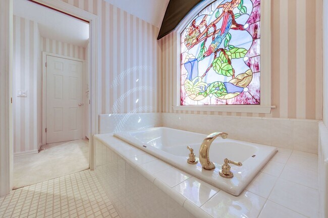 Building Photo - Luxury Custom Home in Folsom with Pool, 3-Car Garage & 4,300+ Sq Ft!