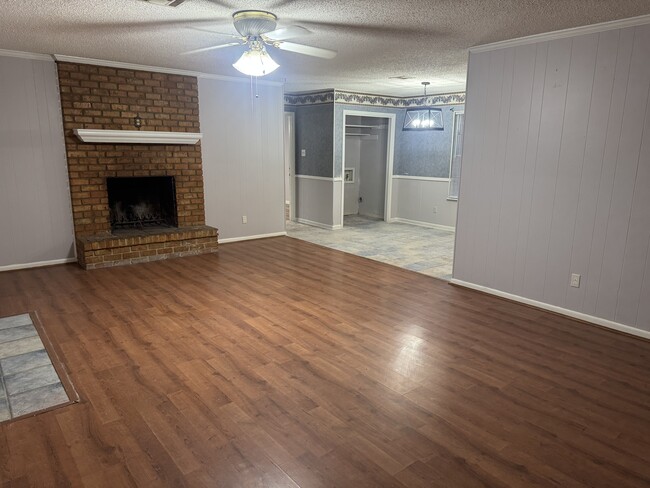 Building Photo - 516 Richland Dr