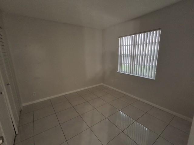Building Photo - 9917 Twin Lakes Dr