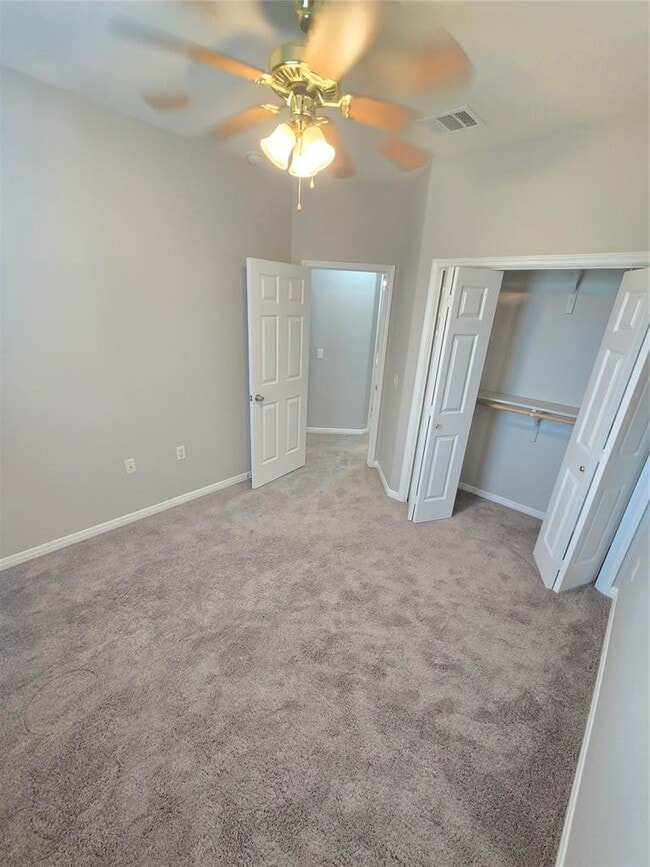 Building Photo - 7509 Lazy Creek Dr