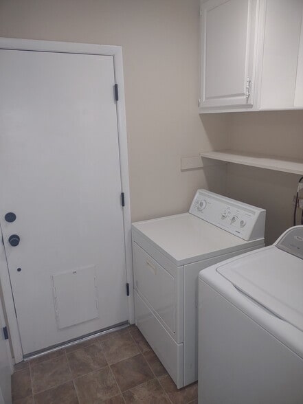 Laundry - 322 Esquina Dr