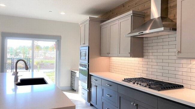 Building Photo - Lovely Home in New Community 10 min North of Redding!