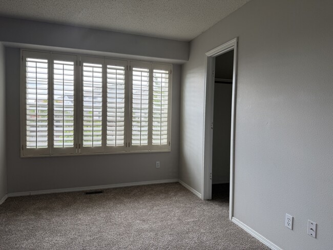 Building Photo - 4989 Cherry Springs Dr