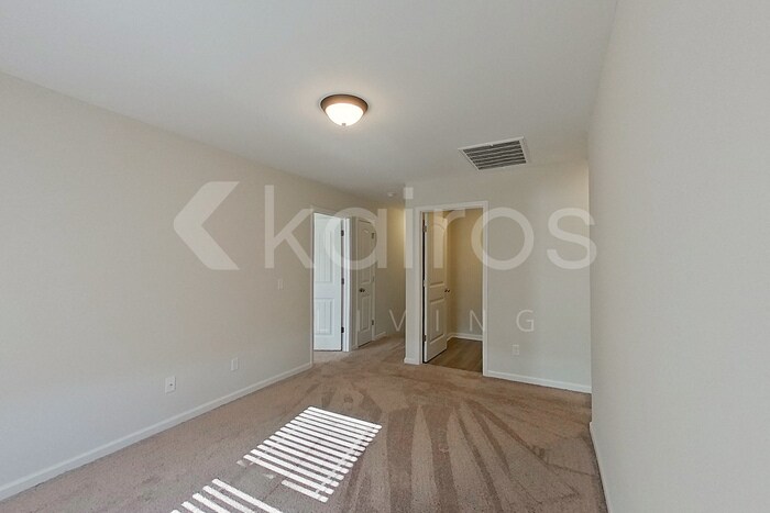 Building Photo - 103 Colonial Wy