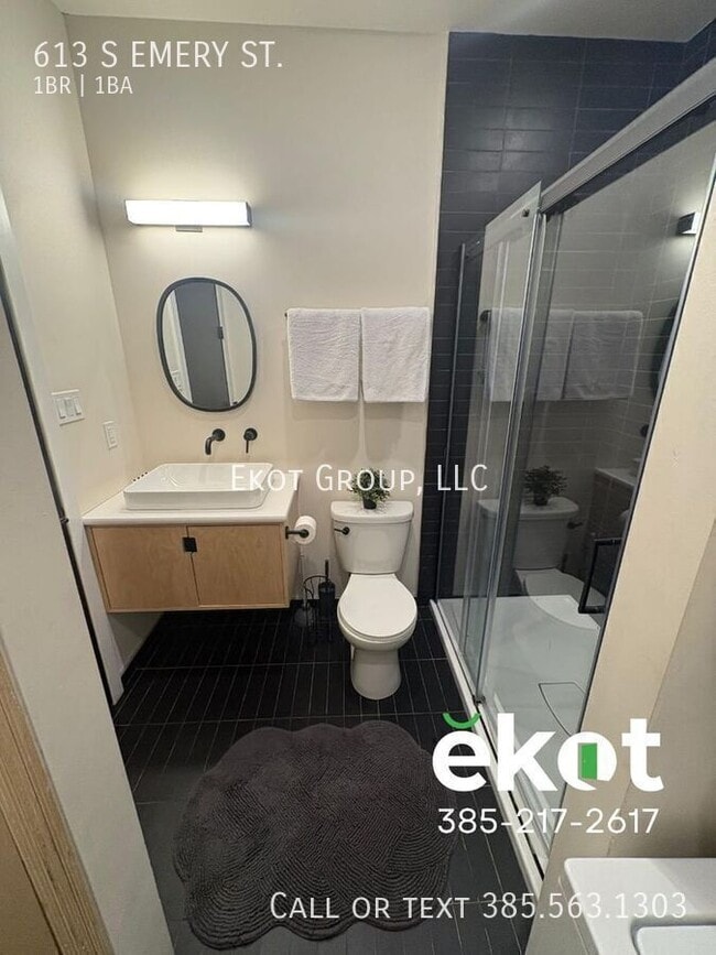 Building Photo - 613 Emery St W