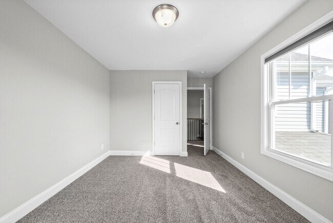 Building Photo - Pet Friendly Four Bedroom!