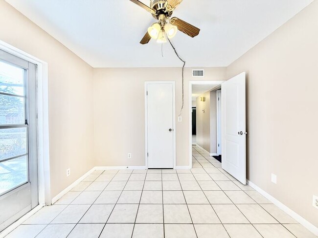 Building Photo - 12472 Monarch Cir