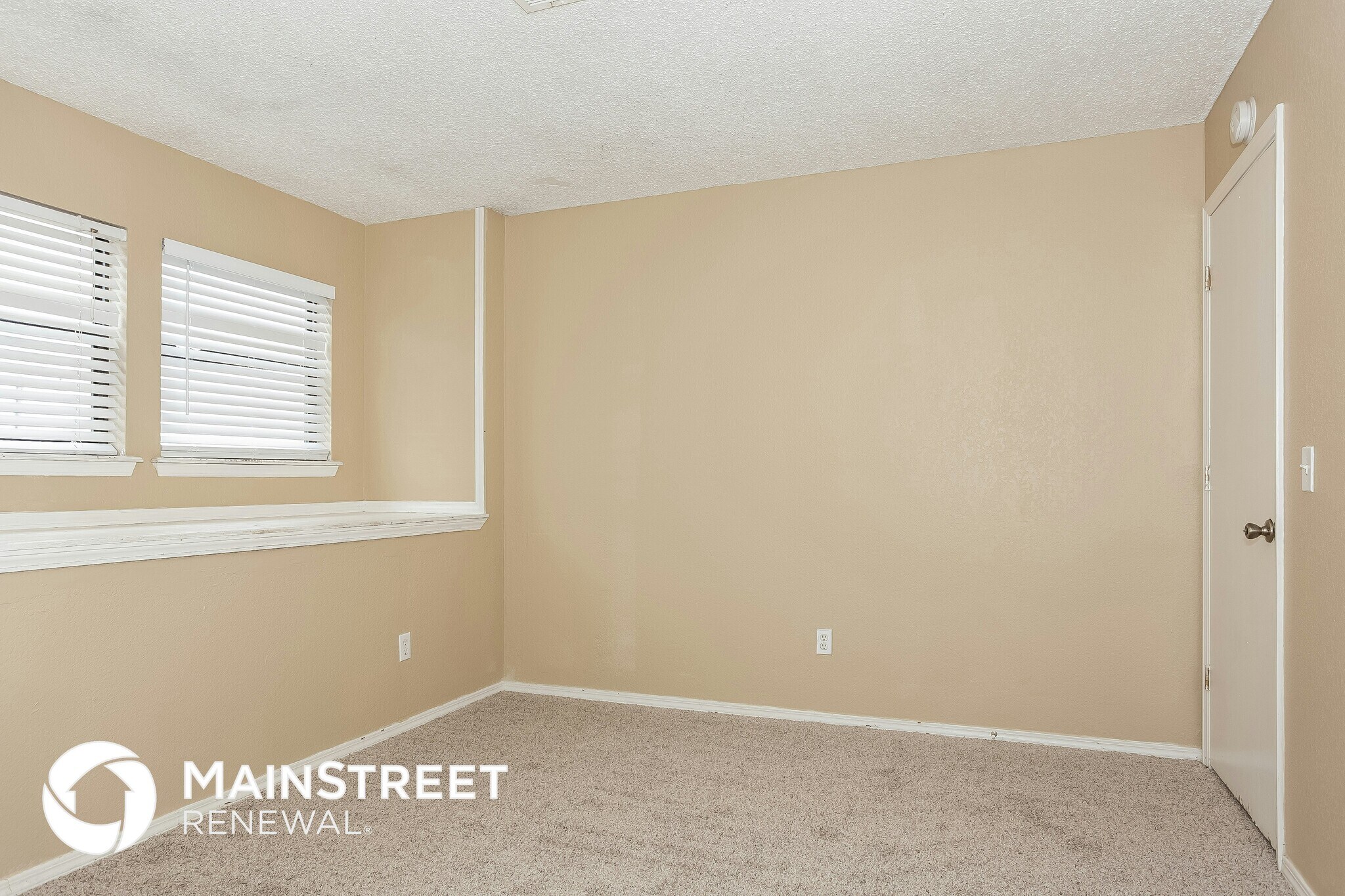 Building Photo - 9313 S Land Ave