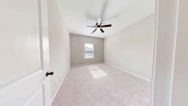 Building Photo - Large Home in The Preserve