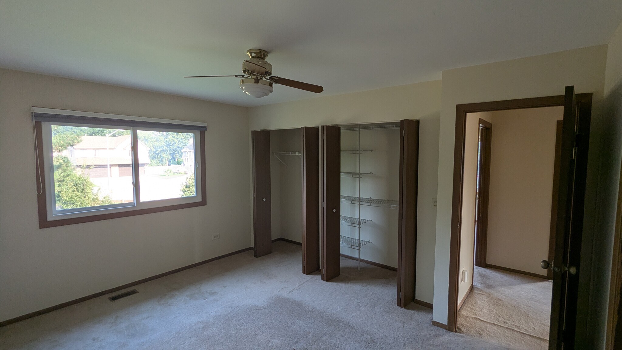 Building Photo - 541 Commanche Trl