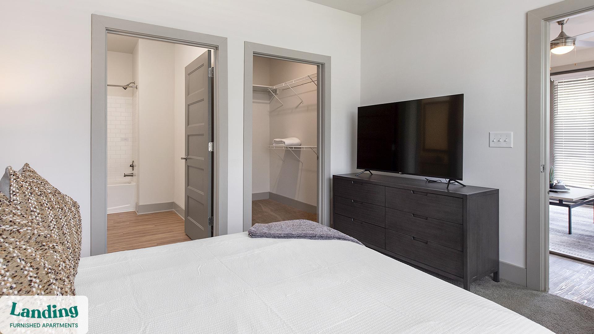 Building Photo - 5025 Wembley Central Ln