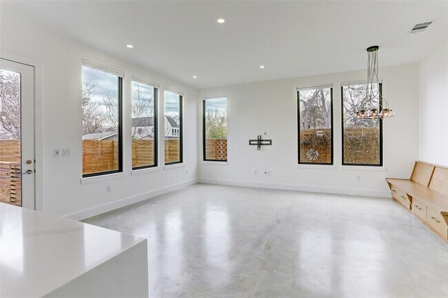 Building Photo - 4403 Hank Ave
