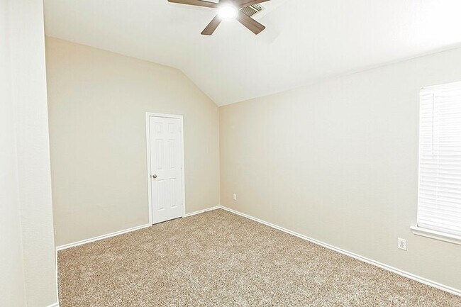 Building Photo - 4009 Hidden Meadow Ct